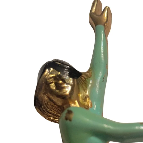 Vintage Gold and Green Ice Skater Brooch - Picture 2 of 7